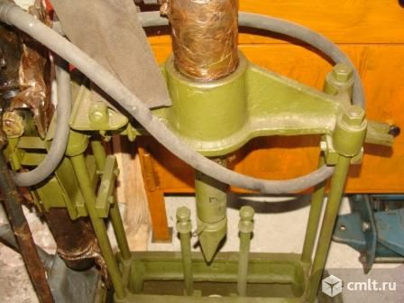 Гидравлический пресс настольный. Фото 3.