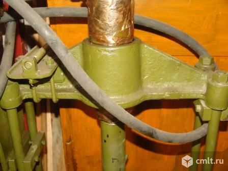 Гидравлический пресс настольный. Фото 1.