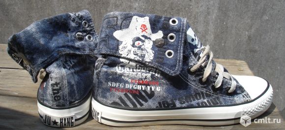 Джинсовые кеды  JU HANG с черепами.