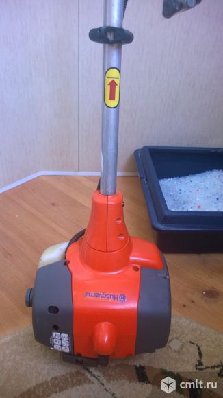 Б/у Триммер бензиновый Husqvarna 128R. Фото 1.