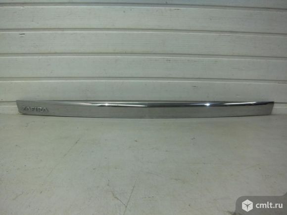 Накладка двери багажника OPEL ZAFIRA B 04- б/у 5176733 3*. Фото 1.