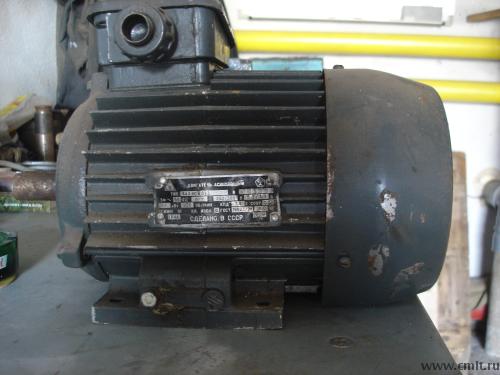 Продаю двигатель асинхронный. Фото 1.