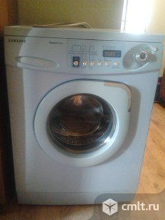 Стиральная машина Samsung голубого цвета. Фото 1.