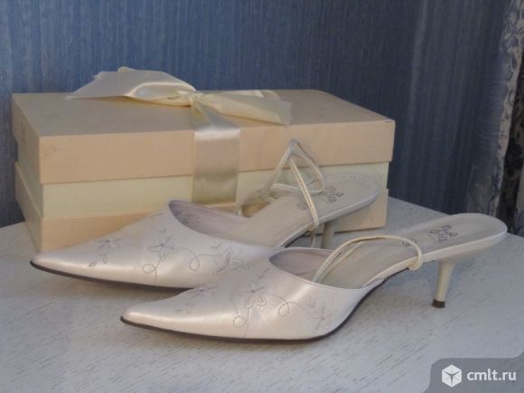 Нарядные женские туфли р. 37. Фото 1.