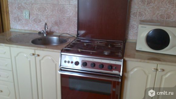 Новосибирская ул. Дом, 3 комнаты, стеклопакеты, удобства. Фото 2.