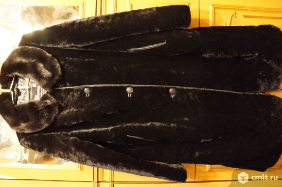 Шуба из мутона , воротник норка. Меховая фабрика Даниэль. Мин воды. 58 размер
