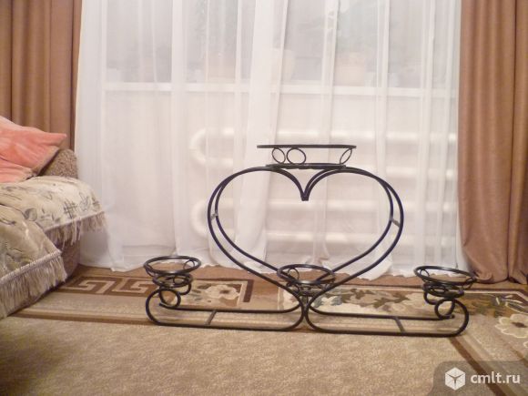 Подставка под цветы. Фото 1.