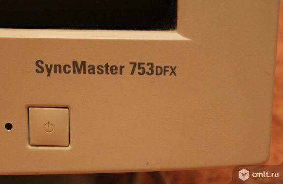 Монитор Samsung SyncMaster 753DFX 17". Фото 5.