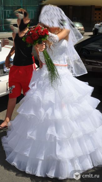 Очень красивое эксклюзивное свадебное платье. Фото 1.