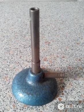 Лабораторная газовая горелка Бунзена из Чехословакии. Фото 1.