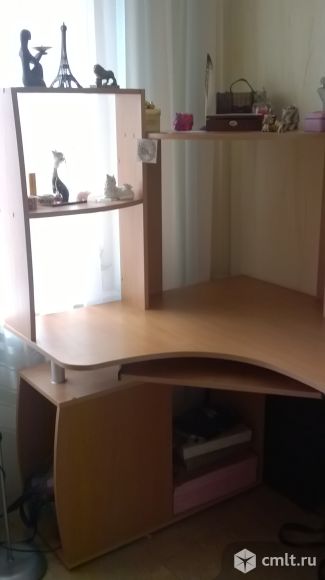 Продам угловой компьютерно-письменный стол.. Фото 1.