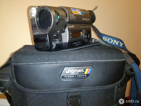 Видеокамера кассетная Sony. Фото 1.