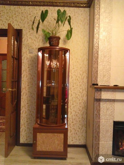 Продам тумбу под телевизор, круглую витрину. Фото 1.