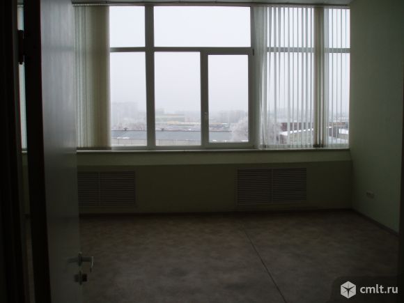 Аренда от собственника. Сдаем офисные помещения площадью до 150 кв.м 5-ти и 3-х этажных зданий: г. Воронеж, ул. Пеше-Стрелецкая, 54. Удобный подъезд для автотранспорта. Охрана. Видеонаблюдение.