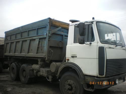 МАЗ 5516с прицепом сельхозник. Фото 1.