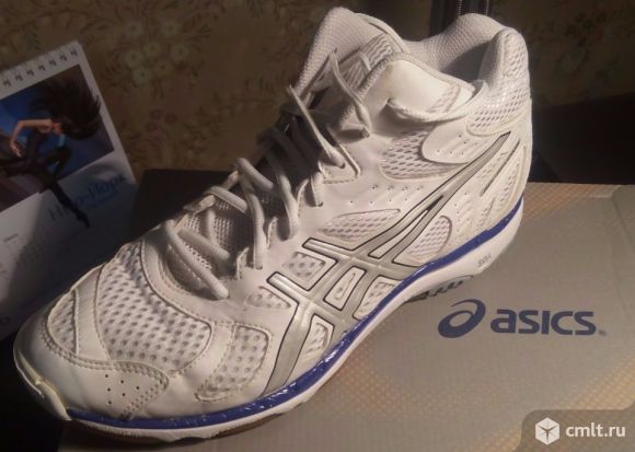 Кроссовки ASICS волейбольные/41.5. Фото 1.