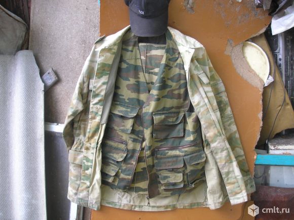 Камуфляжный костюм- тройка. Фото 1.