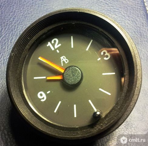 Часы автомобильные 12 вольт. Фото 1.