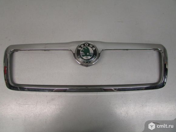 Хром  решетки радиатора хром SKODA FABIA 00-07 б/у 6Y085366801C 4*. Фото 1.
