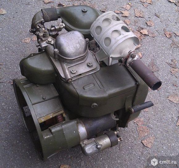 Бензиновый двигатель УД-15. Фото 1.