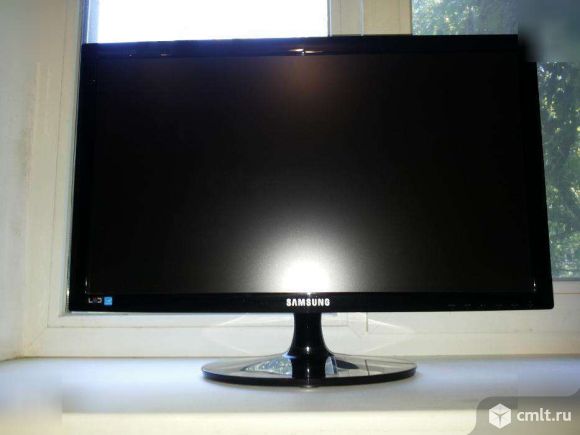 Монитор 24 дюйма Samsung SyncMaster S24A300BL. Фото 1.