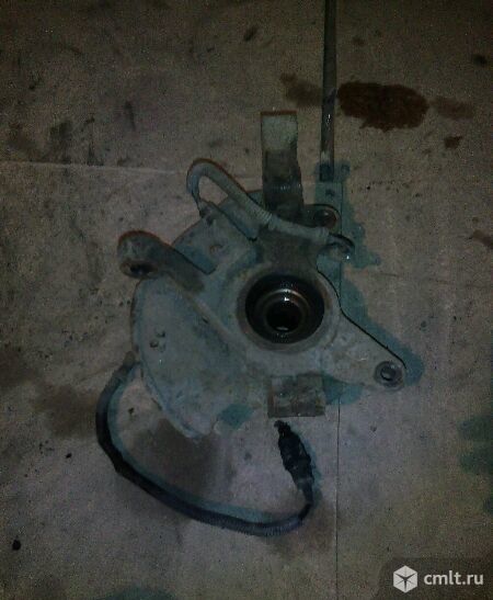 Поворотный кулак Киа Спектра. Фото 1.