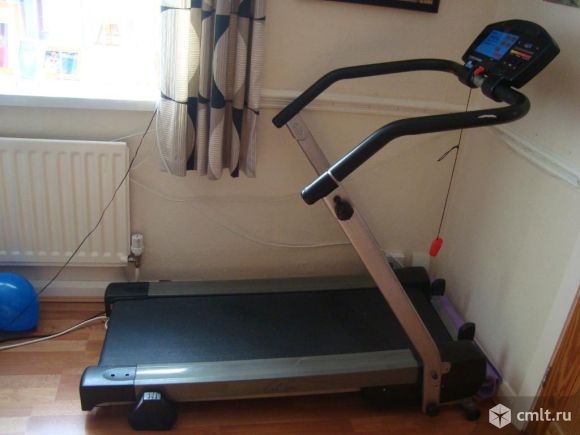 Электрическая беговая дорожка б/у. Фото 1.