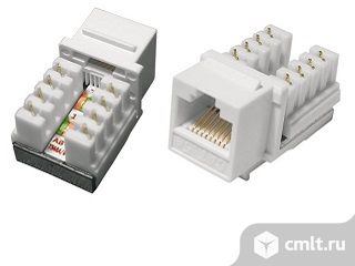 Вставка в компьютерную розетку RJ-45. Фото 1.