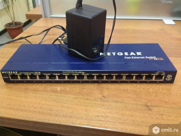 Коммутатор netgear FS116. Фото 1.