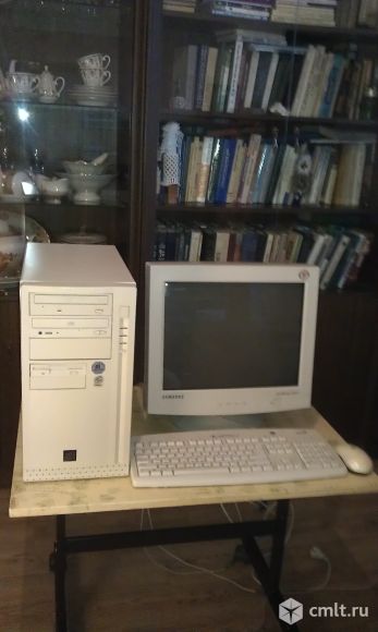 Компьютер с монитором. Фото 1.