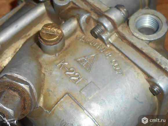 Карбюратор К-22г на газ 51.. Фото 1.