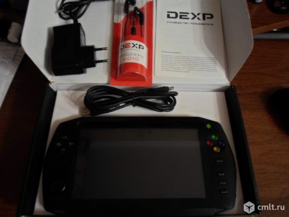 Игровая консоль-планшет DEXP. Фото 1.