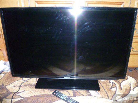 Нерабочий Телевизор LED Samsung UE40EH5307K. Разбит экран. DVB-T2, Full HD, Smart TV. 4 года.. Фото 1.