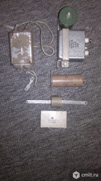 Конденсаторы. Фото 1.