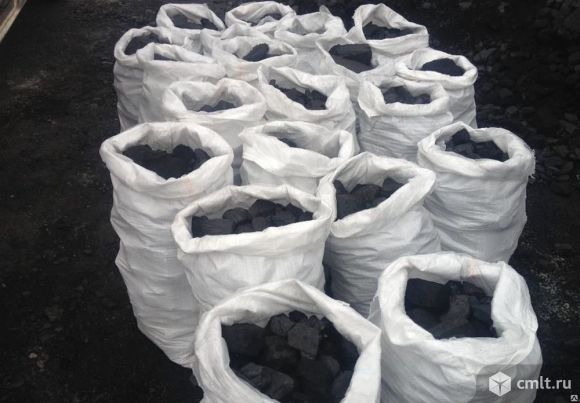 Уголь антрацит в мешках. Фото 1.