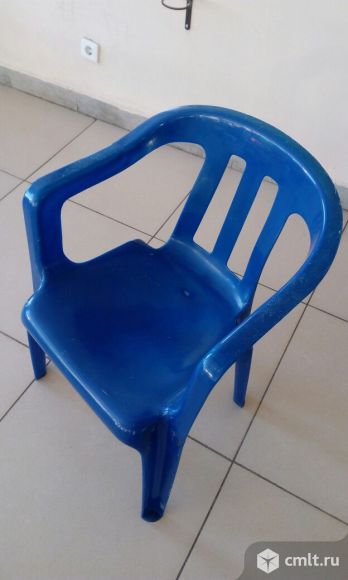 Продаю стулья пластиковые. Фото 1.