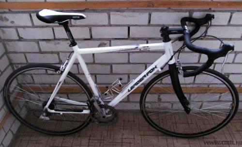 Шоссейный велосипед Leader Fox Runner. Фото 1.