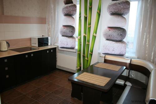 однокомнатную кв-ру в ж/д р-не, вату р-н, димитрова ост., комфортабельная, вода круглосуточно, белье, стоянка, на часы, сутки сдаю.сутки 2000р., 3 часа-1000р последующие часы по 250р\ч.