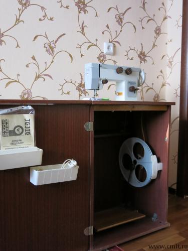 Швейная машинка "Чайка 143" с ножным приводом. Фото 2.