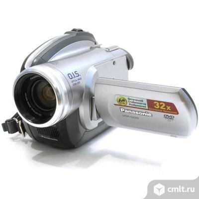 Видеокамера цифровая Panasonic VDR-D220EE. Фото 1.
