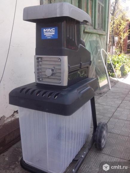 Электрический садовый измельчитель Mac Allister MSHP2800D. Фото 1.