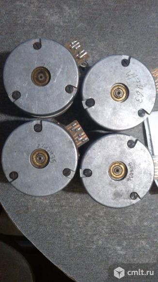 Шаговый двигатель. Фото 2.