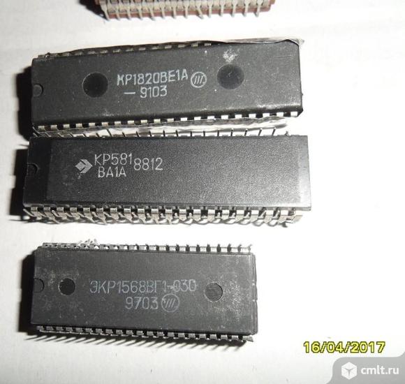 Советские микросхемы. Фото 2.