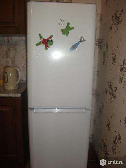 Холодильник Indesit. Фото 1.