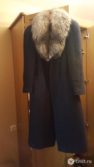 Пальто зимнее с мехом чернобурки. Фото 1.