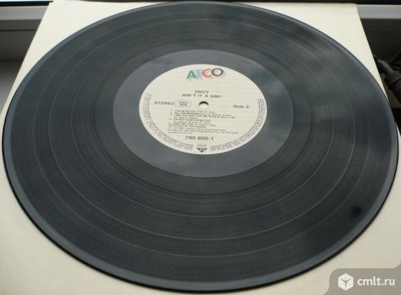 Грампластинка (винил). Гигант [12" LP]. Envy. "Ain't It A Sin?". 1987. ATCO. 790 605-1. Германия.. Фото 4.