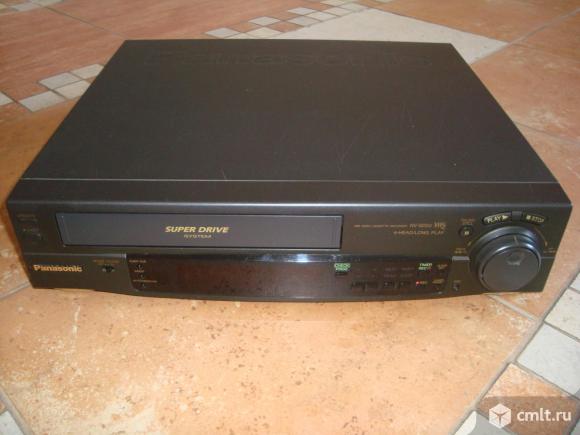 Видеомагнитофон Panasonic NV-SD20EE. Фото 1.