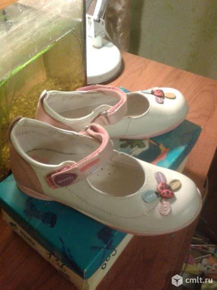 Туфли для девочки новые. Фото 1.