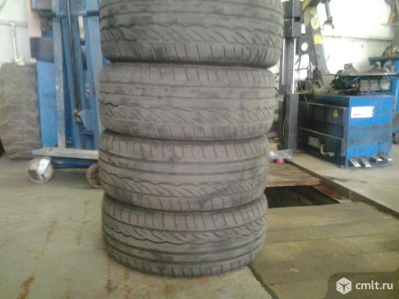 Комплект шин Dunlop 225/50 R17 б/у. Фото 1.