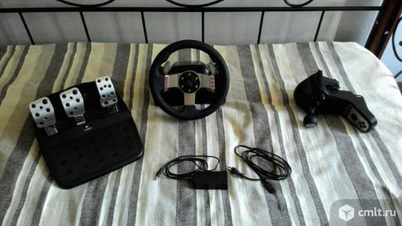 Logitech G27 Racing Wheel. Фото 1.